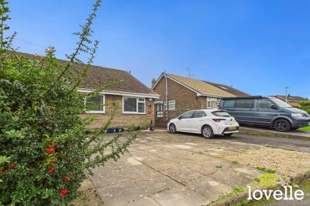 2 bedroom Bungalow for sale in Potterdale Drive, Little Weighton, East Riding of Yorkshire, HU20