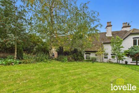 4 bedroom Character Property for sale in Church Hill, South Cave, East Riding of Yorkshire, HU15