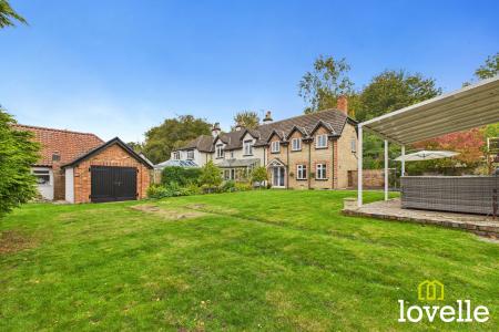 4 bedroom Character Property for sale in Church Hill, South Cave, East Riding of Yorkshire, HU15