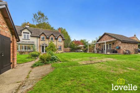 4 bedroom Character Property for sale in Church Hill, South Cave, East Riding of Yorkshire, HU15