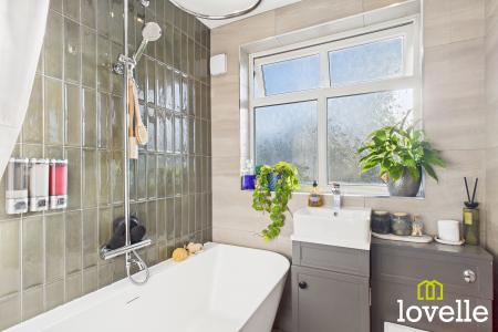 3 bedroom Terraced House for sale in New Village Road, Cottingham, East Riding of Yorkshire, HU16