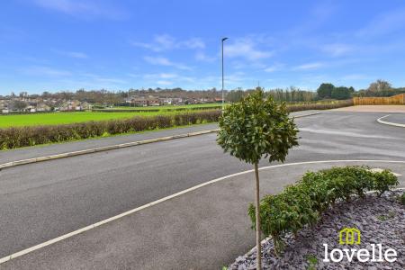 4 bedroom Detached house for sale in Radcliffe Grove, Cottingham, HU16