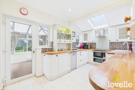 2 bedroom Semi-detached bungalow for sale in The Wolds, Cottingham, HU16