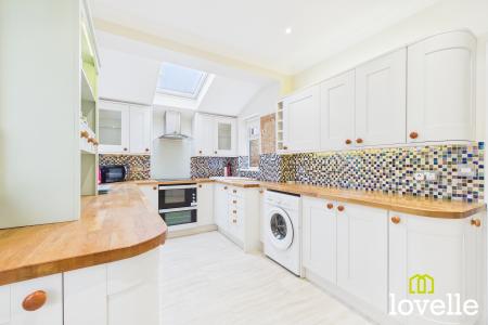 2 bedroom Semi-detached bungalow for sale in The Wolds, Cottingham, HU16