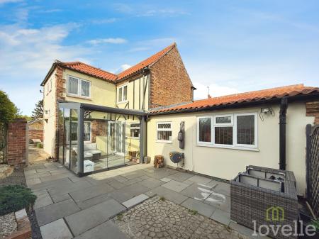 3 bedroom Detached house for sale in Chapel Lane, Morton, DN21