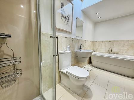 3 bedroom Detached house for sale in Chapel Lane, Morton, DN21