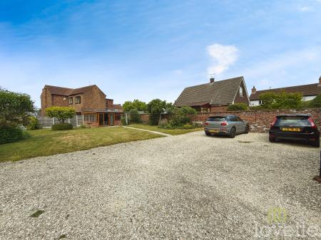 3 bedroom Detached house for sale in Dog Duck Lane, Morton, DN21