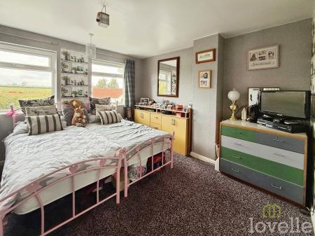 3 bedroom Semi-detached house for sale in High Street, Walkeringham, DN10