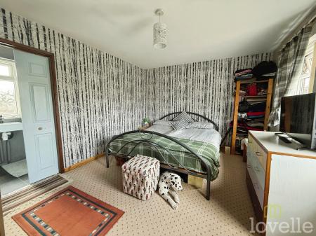 3 bedroom Semi-detached house for sale in High Street, Walkeringham, DN10