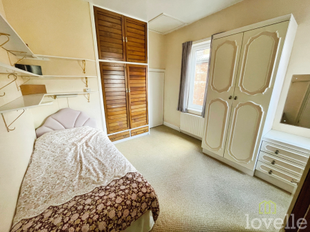 3 bedroom Semi-detached house for sale in Lea Road, Gainsborough, DN21