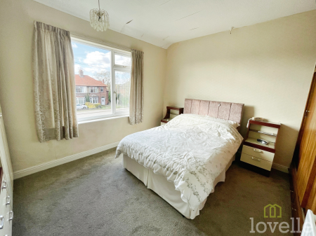 3 bedroom Semi-detached house for sale in Lea Road, Gainsborough, DN21