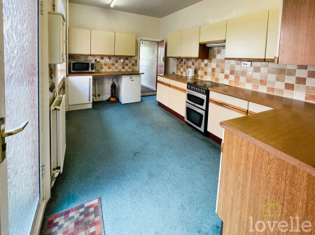 3 bedroom Semi-detached house for sale in Lea Road, Gainsborough, DN21