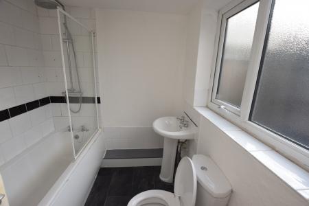 2 bedroom Terraced House for sale in Linden Terrace, Gainsborough, DN21