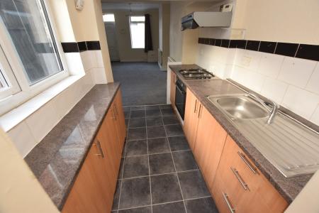 2 bedroom Terraced House for sale in Linden Terrace, Gainsborough, DN21