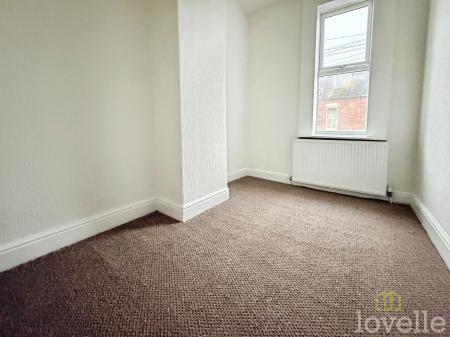 2 bedroom Terraced House for sale in Linden Terrace, Gainsborough, DN21
