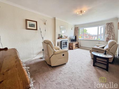 2 bedroom Detached bungalow for sale in Marlow Road, Gainsborough, DN21