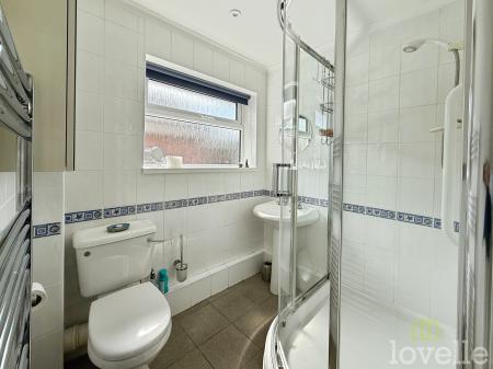 2 bedroom Detached bungalow for sale in Marlow Road, Gainsborough, DN21