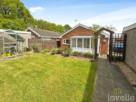 2 bedroom Detached bungalow for sale in Marlow Road, Gainsborough, DN21
