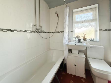 4 bedroom End of terrace house for sale in Minden Place, Hemswell Cliff, DN21