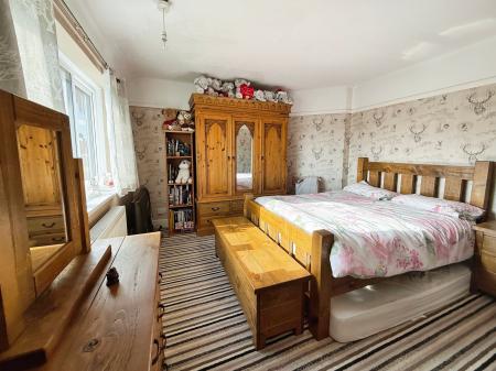 4 bedroom End of terrace house for sale in Minden Place, Hemswell Cliff, DN21