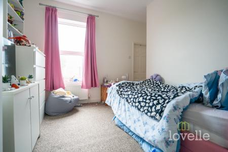 3 bedroom Semi-detached house for sale in North Marsh Road, Gainsborough, DN21