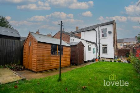 3 bedroom Semi-detached house for sale in North Marsh Road, Gainsborough, DN21