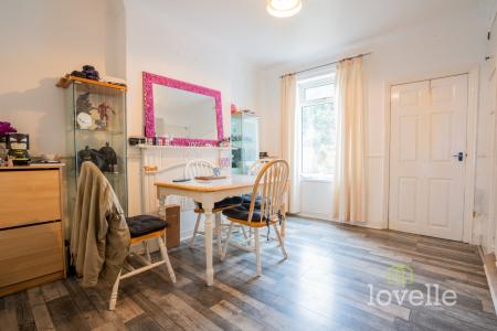 3 bedroom Semi-detached house for sale in North Marsh Road, Gainsborough, DN21