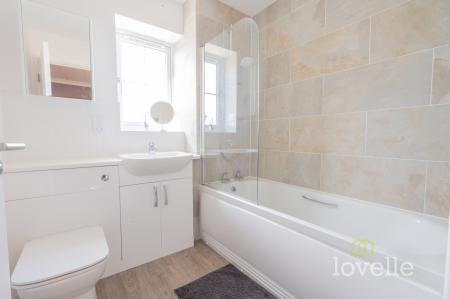 4 bedroom Detached house for sale in Owens View, Blyton, DN21