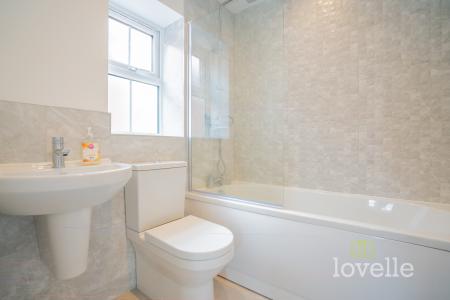 3 bedroom Semi-detached house for sale in Parkside Way, Gainsborough, DN21