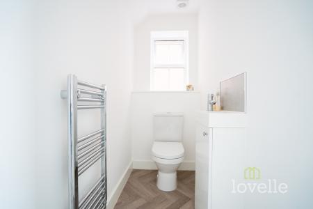 3 bedroom Semi-detached house for sale in Parkside Way, Gainsborough, DN21