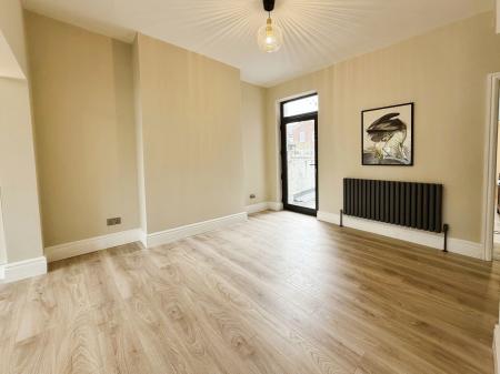 3 bedroom Semi-detached house for sale in Ropery Road, Gainsborough, DN21