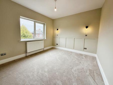 3 bedroom Semi-detached house for sale in Ropery Road, Gainsborough, DN21