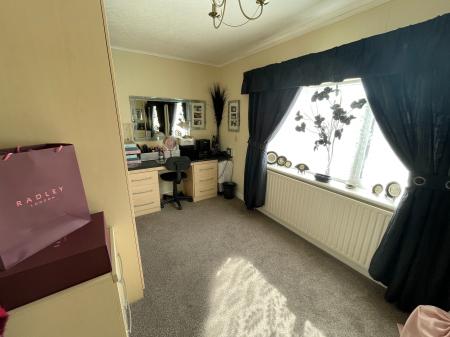 3 bedroom Semi-detached house for sale in Station Road, Misterton, DN10