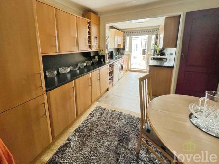 3 bedroom Semi-detached house for sale in Station Road, Misterton, DN10