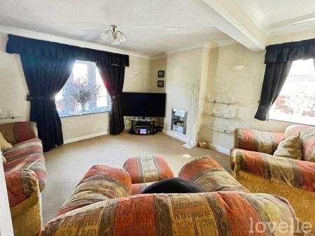 3 bedroom Semi-detached house for sale in Station Road, Misterton, DN10