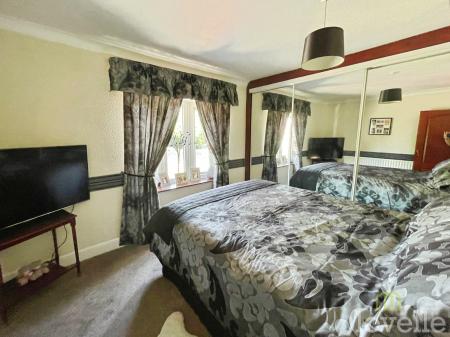 3 bedroom Semi-detached house for sale in Station Road, Misterton, DN10