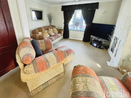 3 bedroom Semi-detached house for sale in Station Road, Misterton, DN10