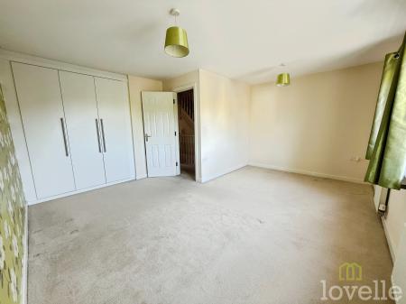 3 bedroom Town house for sale in Sunningdale Way, Gainsborough, DN21