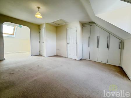 3 bedroom Town house for sale in Sunningdale Way, Gainsborough, DN21