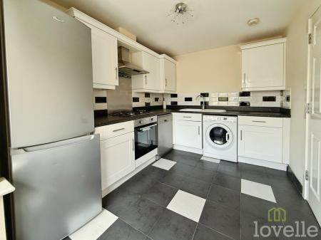 3 bedroom Town house for sale in Sunningdale Way, Gainsborough, DN21