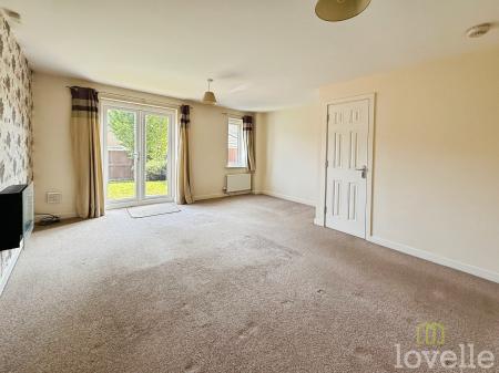 3 bedroom Town house for sale in Sunningdale Way, Gainsborough, DN21