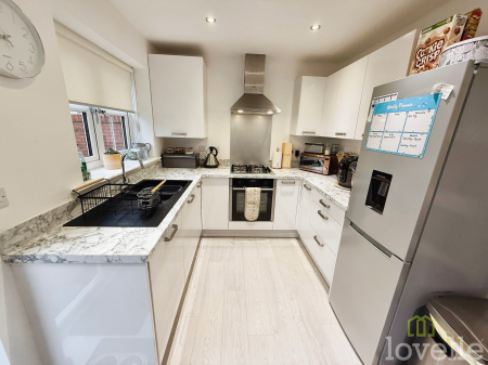 2 bedroom End of terrace house for sale in Swale Drive, Gainsborough, DN21