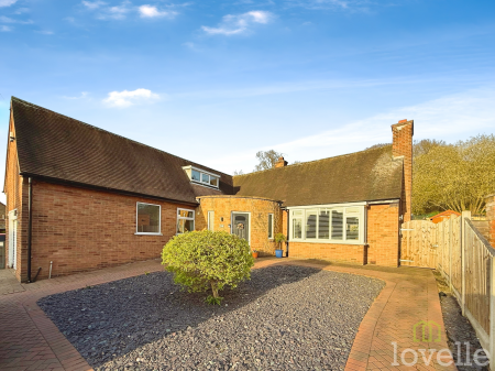 2 bedroom Detached bungalow for sale in Ulster Road, Gainsborough, DN21