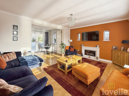 2 bedroom Detached bungalow for sale in Ulster Road, Gainsborough, DN21