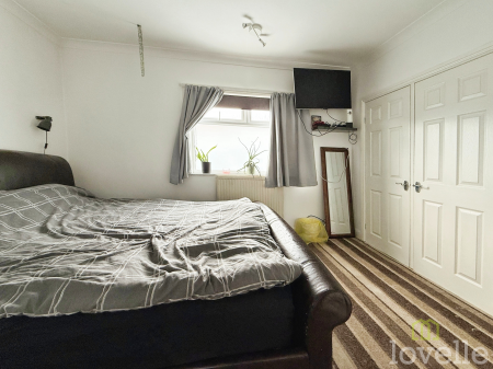 3 bedroom Semi-detached house for sale in Wall Street, Gainsborough, DN21