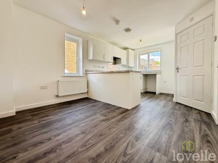 3 bedroom Semi-detached house to let in Bradshaw Way, Gainsborough, DN21