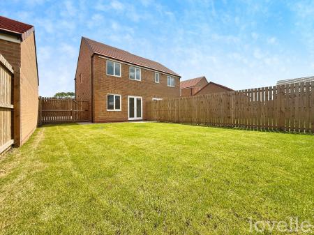 3 bedroom Semi-detached house to let in Bradshaw Way, Gainsborough, DN21