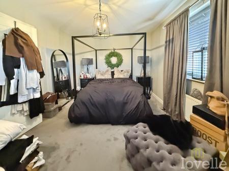 2 bedroom Semi-detached house for sale in Deerlands Way, Beckingham, DN10