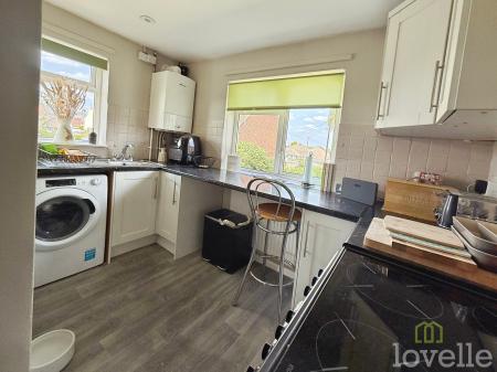 2 bedroom Flat for sale in Hillsyde Avenue, Misterton, DN10