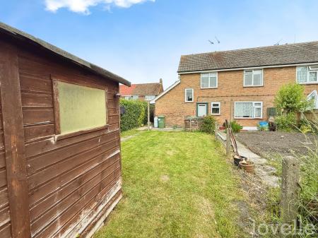 2 bedroom Flat for sale in Hillsyde Avenue, Misterton, DN10